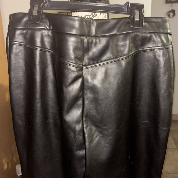 J.LING SLEEK BLACK BIKER PANTS - Picture 6 of 11